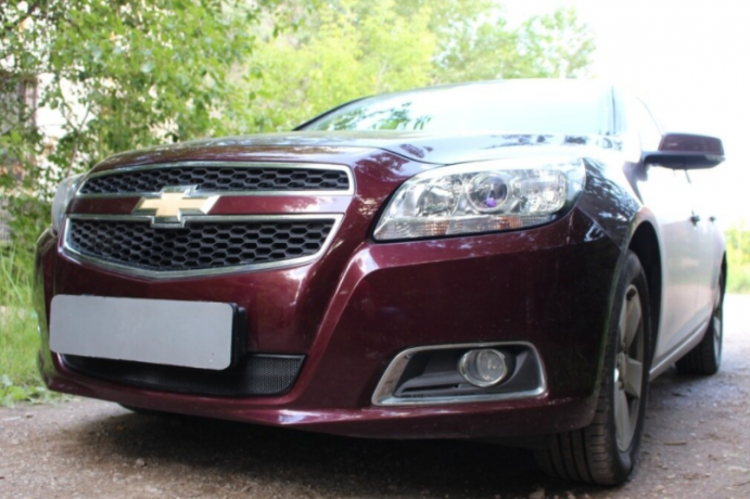 Защита радиатора "Standart" Chevrolet Malibu (2012-2015) чёрная купить недорого с доставкой в Волоколамск