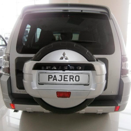 Колпак запасного колеса (Абс гладкий) для Mitsubishi Pajero 4 купить недорого с доставкой в Волоколамск