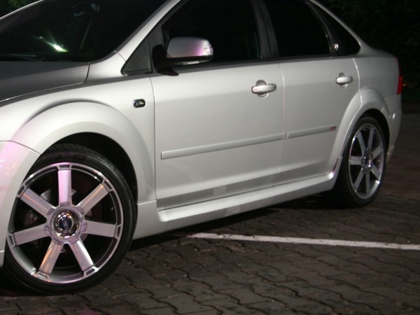 Накладки на пороги "ST" для Ford Focus 2 (5D)(2004-2011) купить недорого с доставкой в Волоколамск