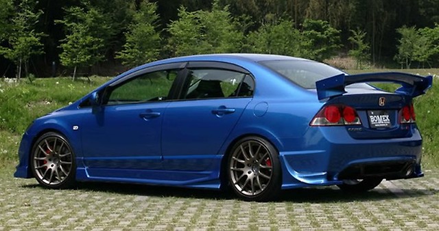 Накладки на пороги "Bomex" Honda Civic 4D купить недорого с доставкой в Волоколамск