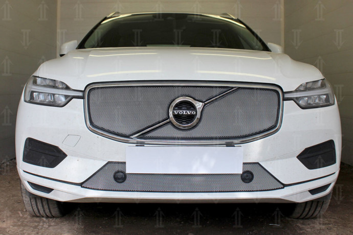 Защита радиатора "Standart" Volvo XC60 II (2017-н.в.) низ с парктроником, хром купить недорого с доставкой в Волоколамск